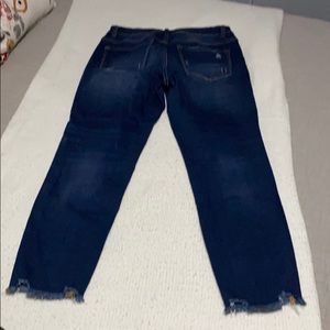 Vervet like new jeans, distressed, frayed ankle
